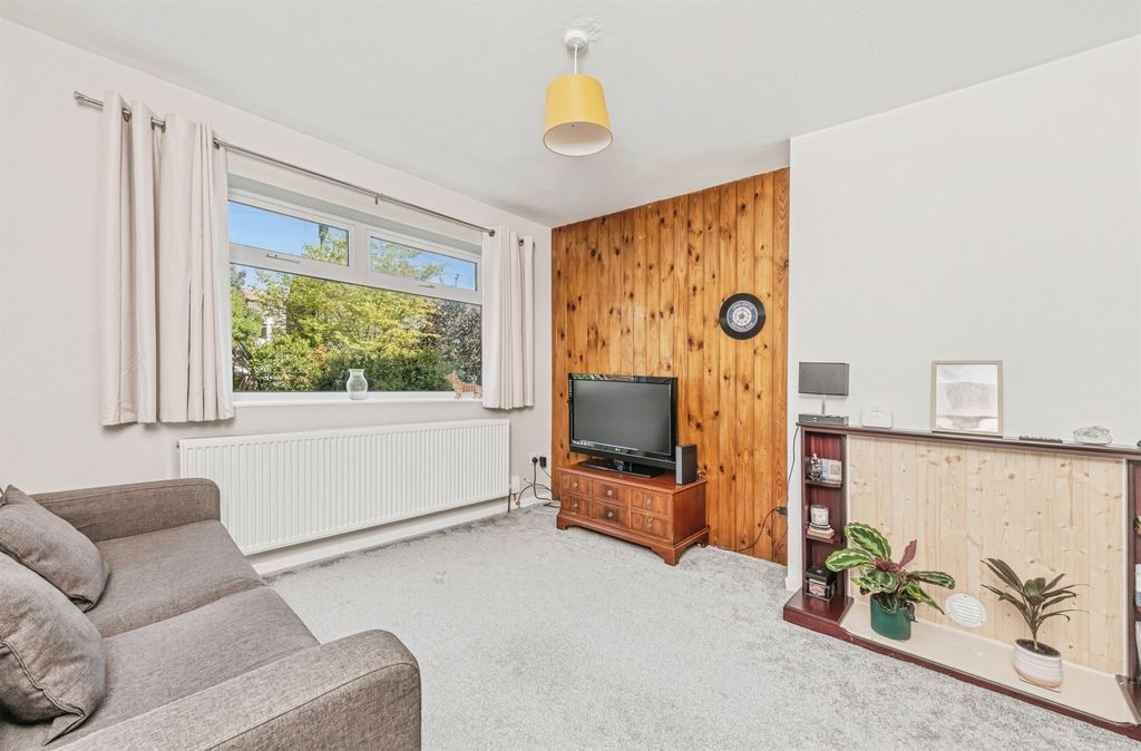 Property photo 2 of 18