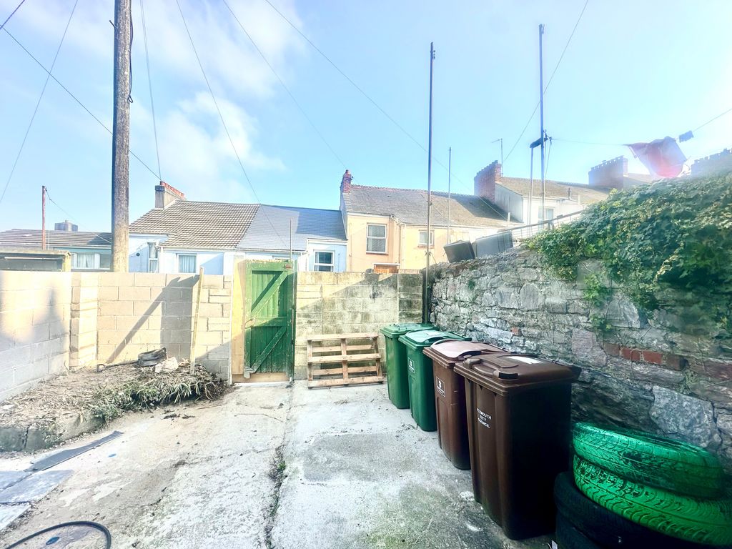 Property photo 3 of 5