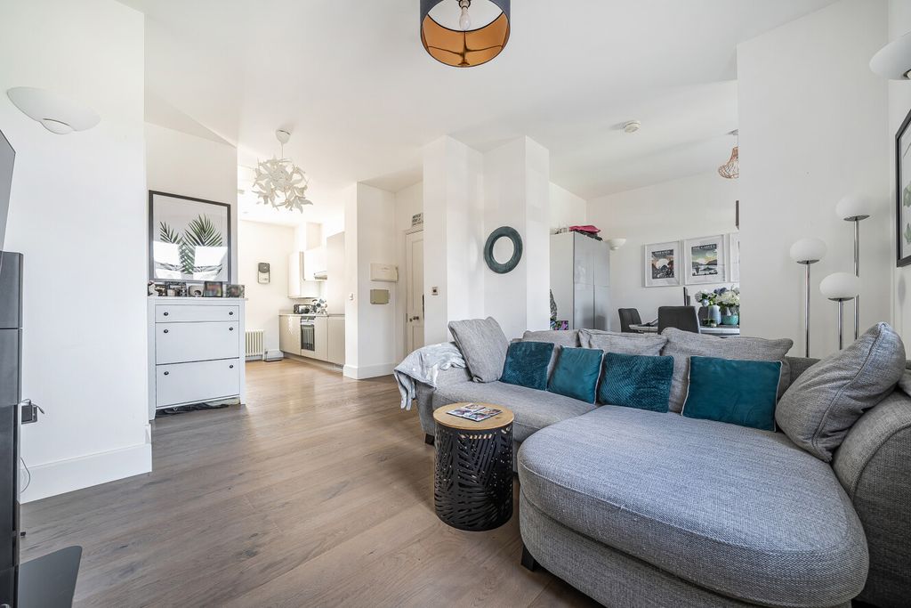 Property photo 2 of 19 Reception