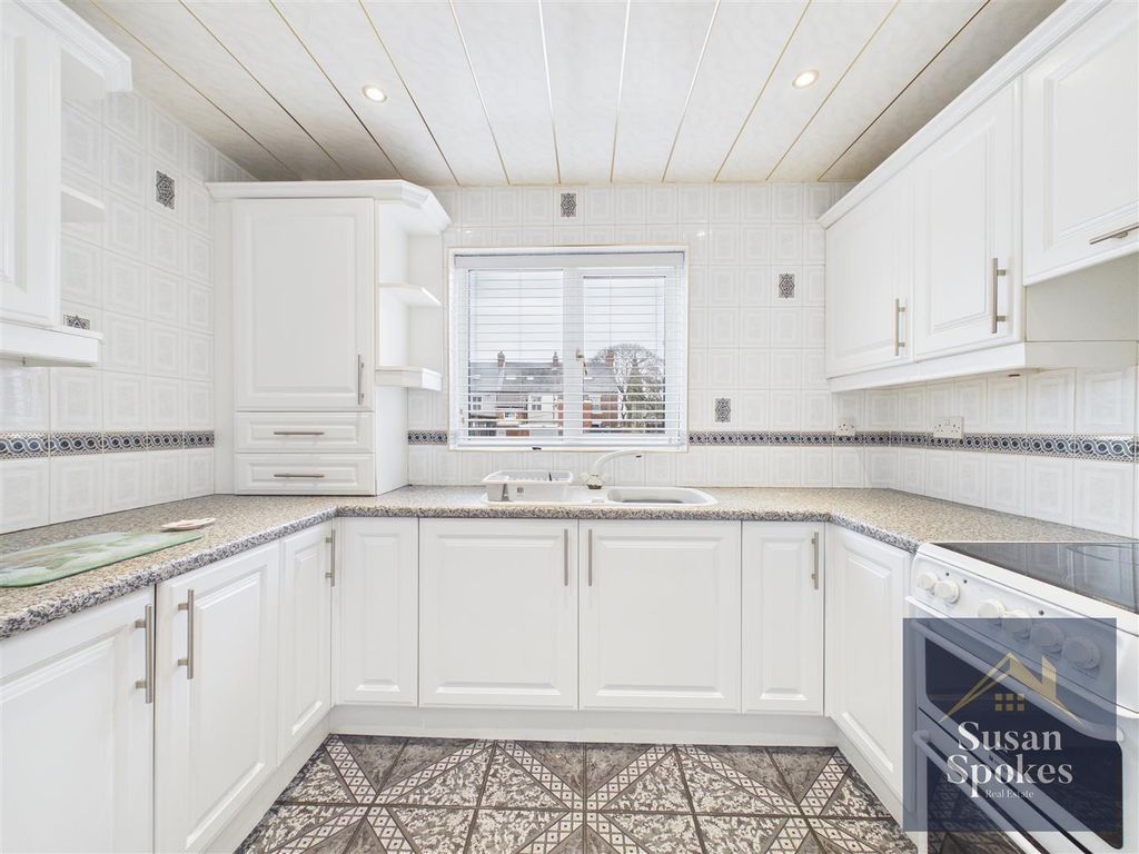 Property photo 3 of 22 Cam01858G0-Pr0240-Still012.Jpg