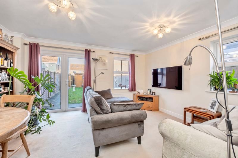 Property photo 3 of 13 Sitting/Dining Room