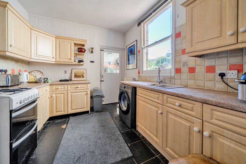Property photo 2 of 13 1530122-7-6Ad22Ec...