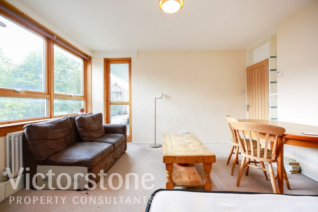 Property photo 2 of 12 1511743