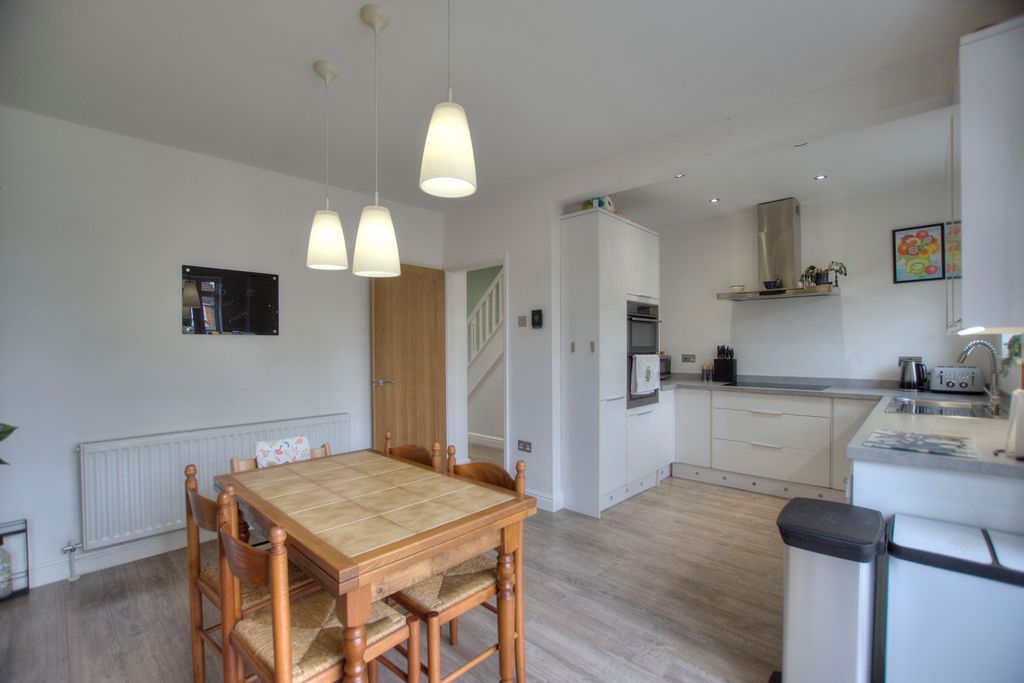 Property photo 2 of 15 2. Kitchen: Diner