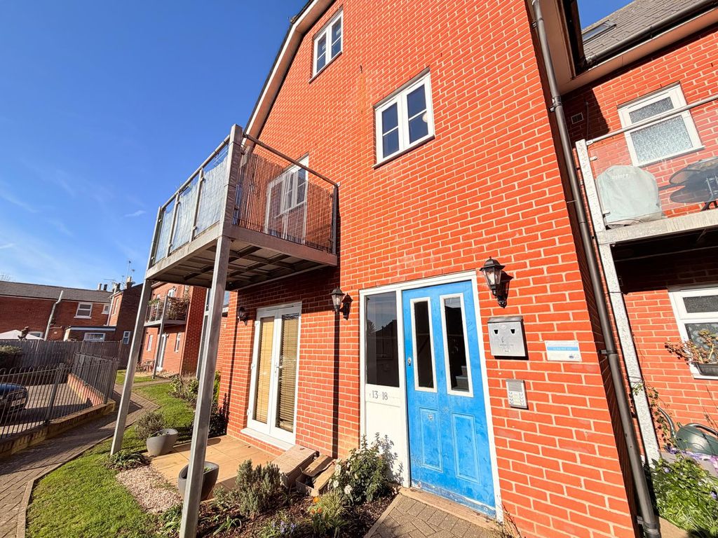 Property photo 1 of 8