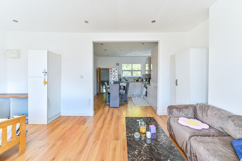 Property photo 2 of 5