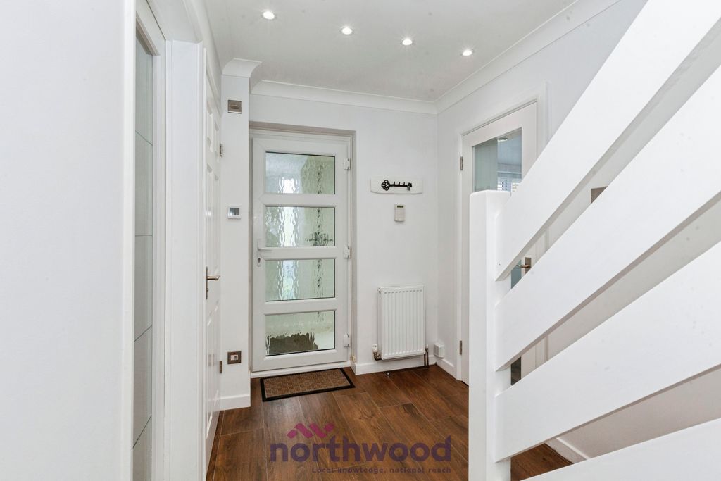 Property photo 3 of 33