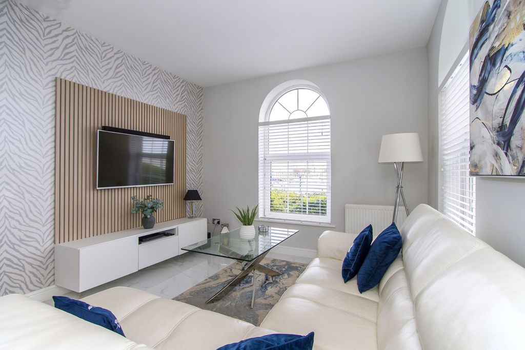 Property photo 3 of 19 Photo 6