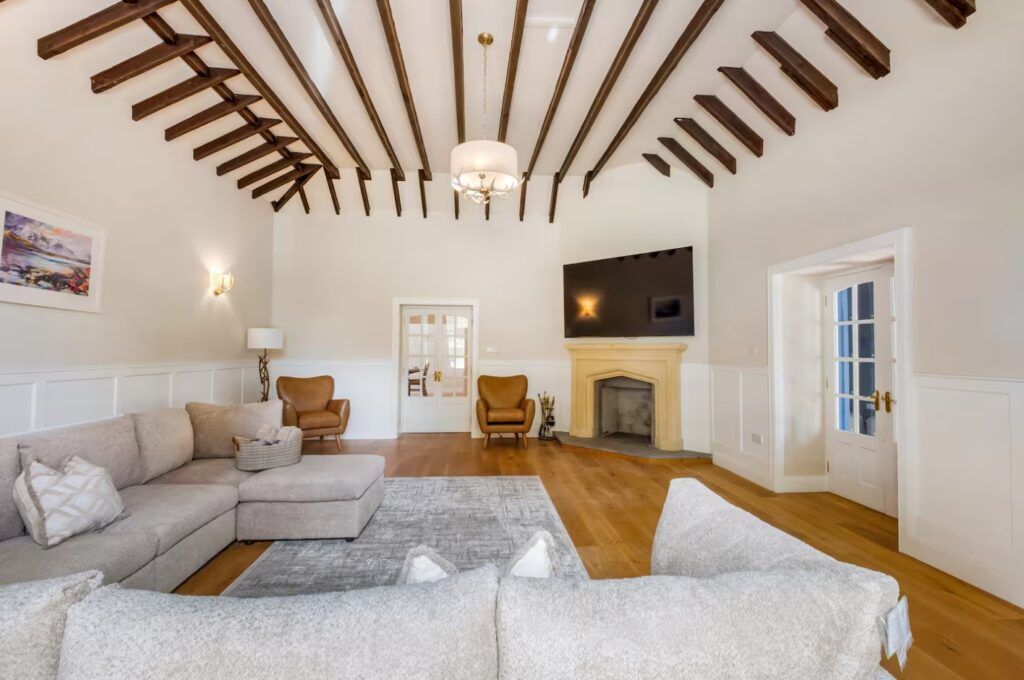 Property photo 3 of 35