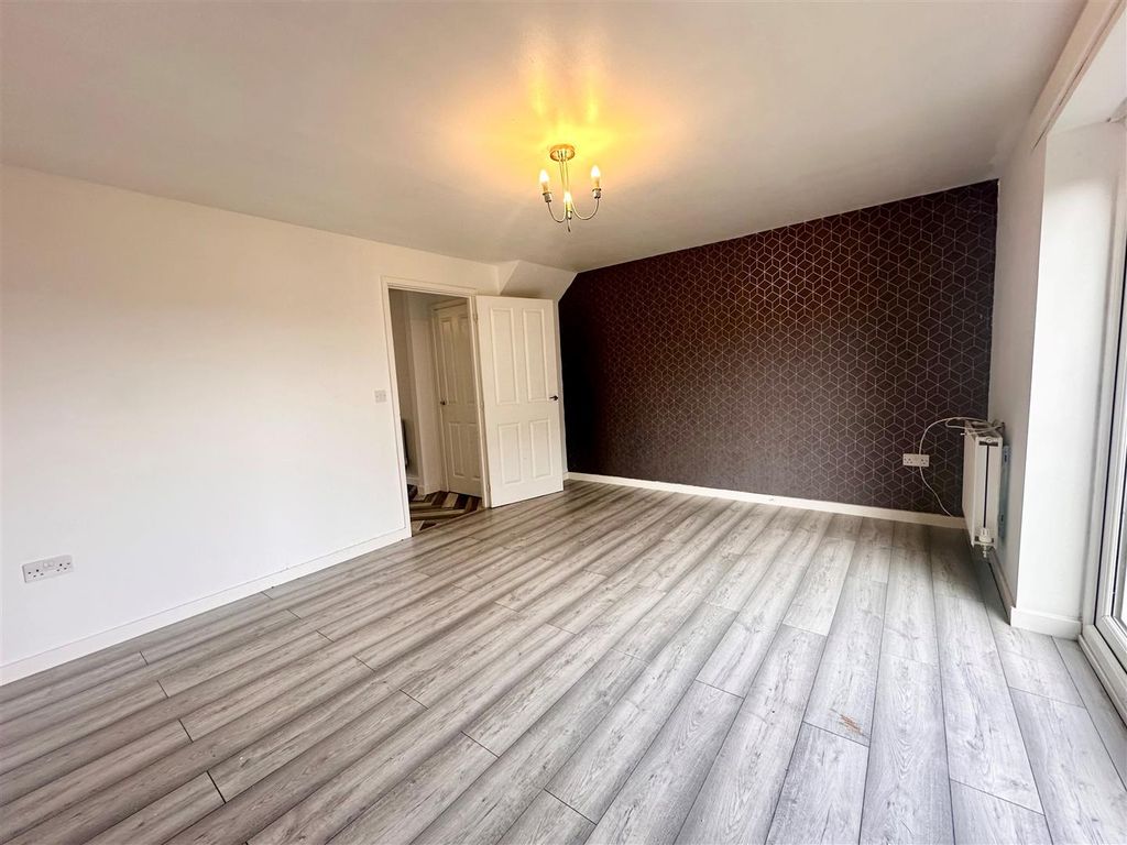Property photo 2 of 12 4.Jpg