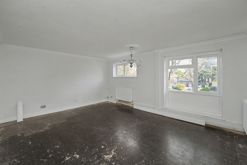 Property photo 2 of 18 70 Mallard Walk, Sidcup, Kent, Da14 6Sq