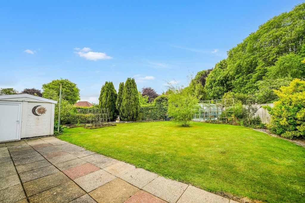 Property photo 2 of 26
