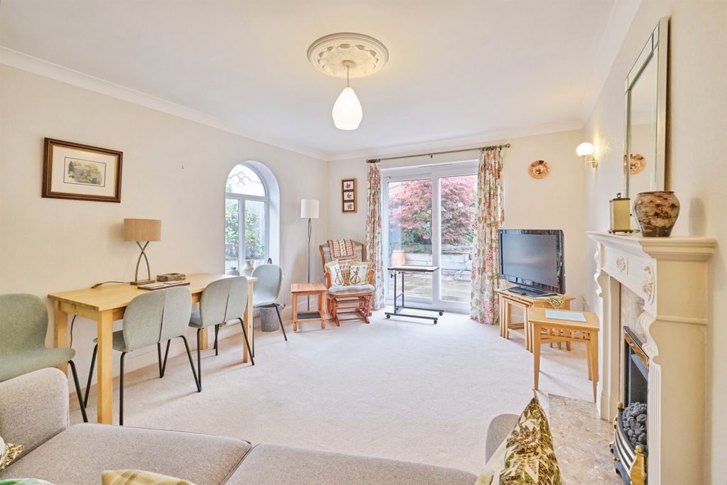 Property photo 3 of 17