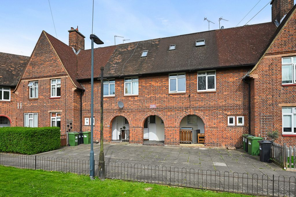 Property photo 2 of 12