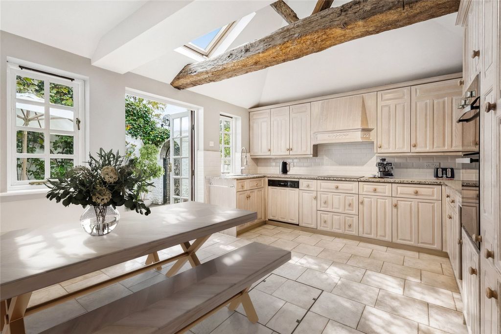 Property photo 2 of 18 Picture No. 26