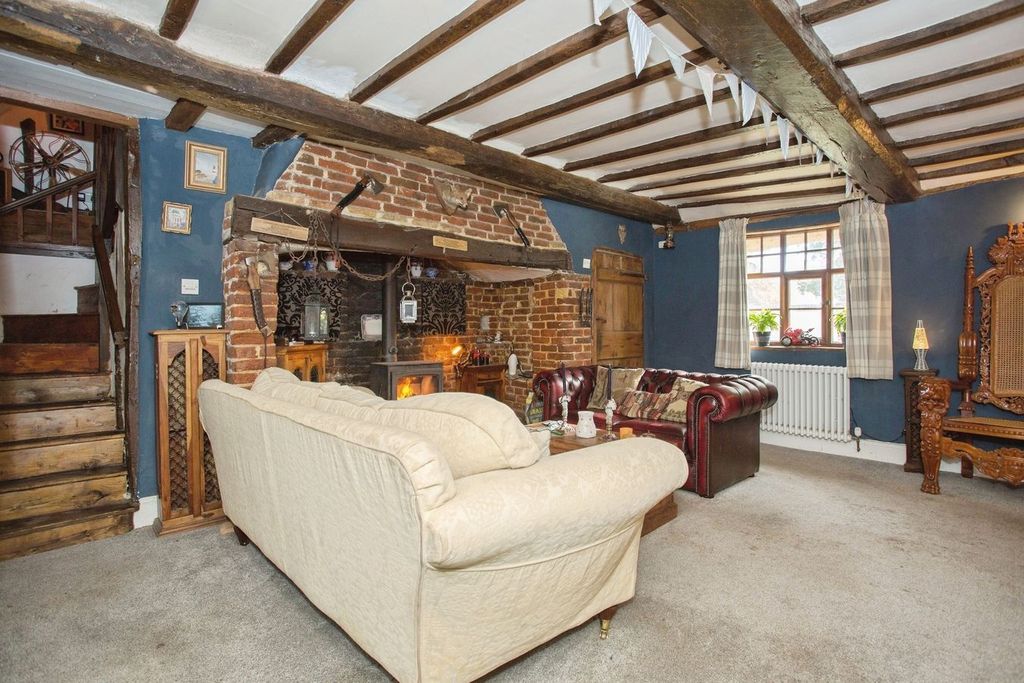 Property photo 2 of 25