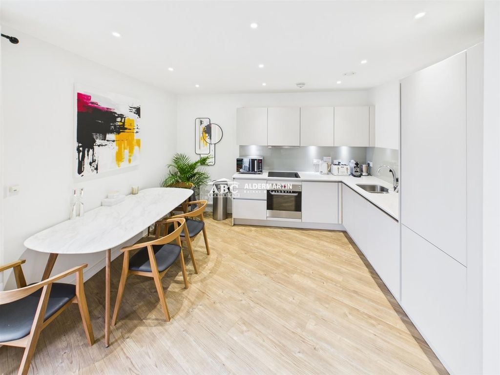 Property photo 3 of 14 Cam03215G0-Pr0094-Still001.Jpg