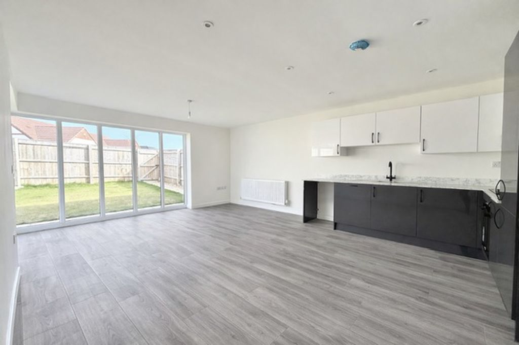 Property photo 2 of 19 Kitchen Diner Living