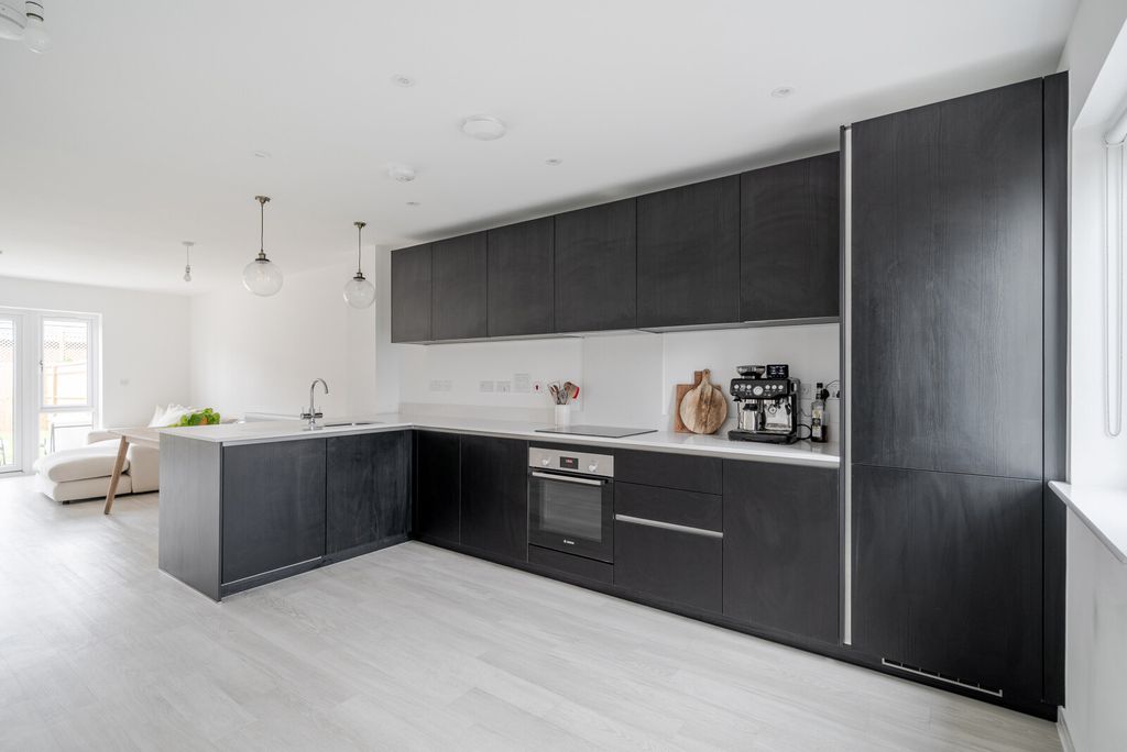 Property photo 2 of 24 Picture 2