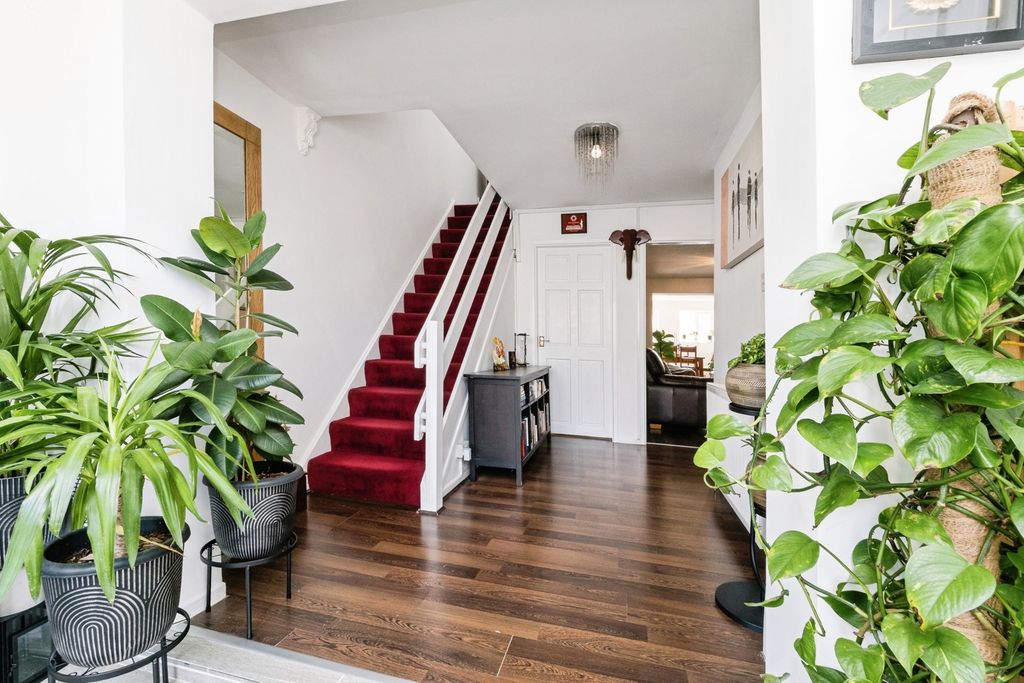 Property photo 2 of 18 Pbox-Img.Jpg