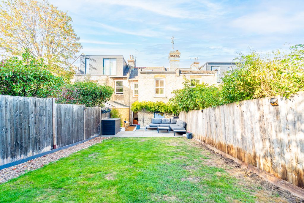Property photo 2 of 17 Mba09657-Edit