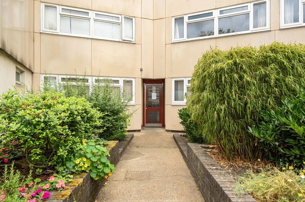 Property photo 1 of 10 External View