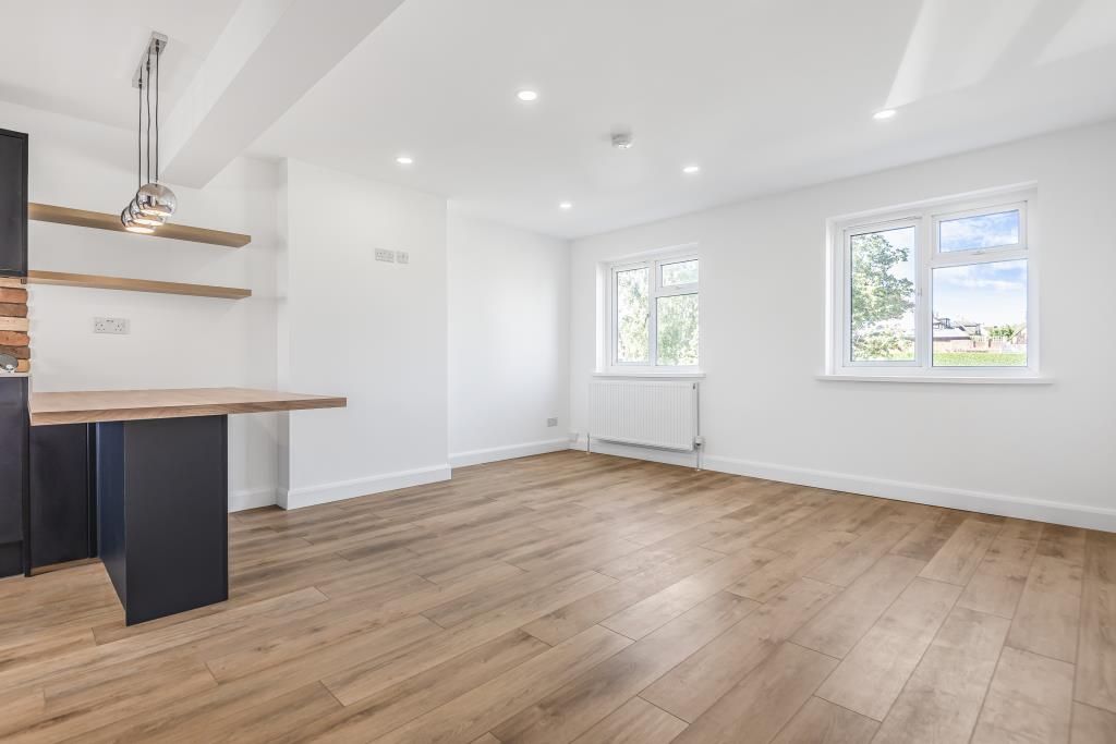 Property photo 3 of 11 Reception