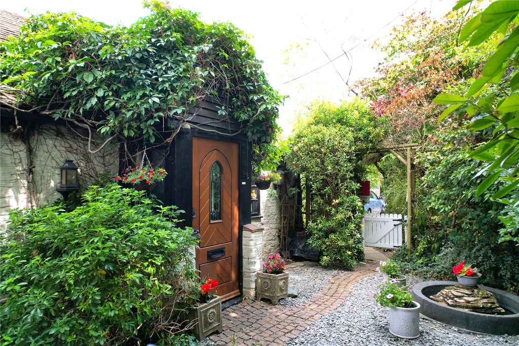Property photo 2 of 17 Picture No. 28