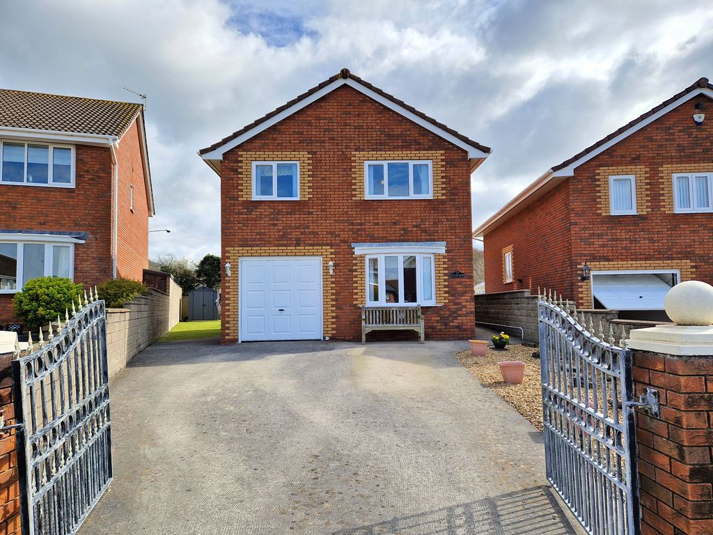 Property photo 1 of 26