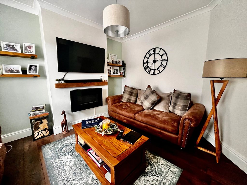 Property photo 3 of 27 Picture No. 09