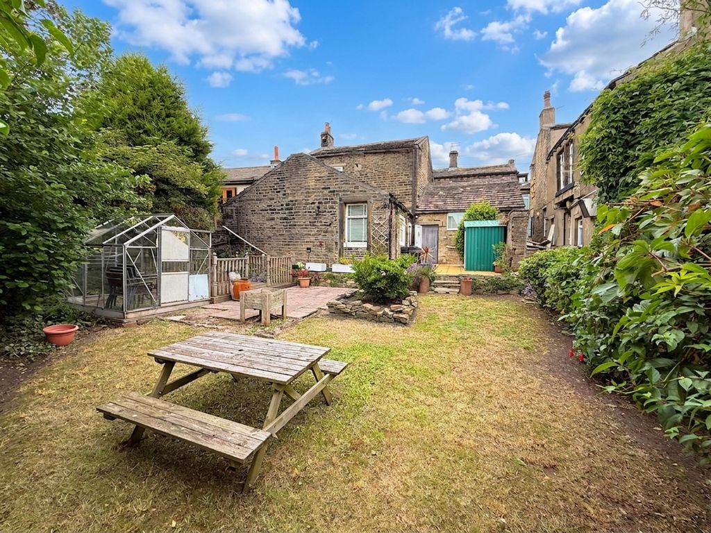Property photo 1 of 25