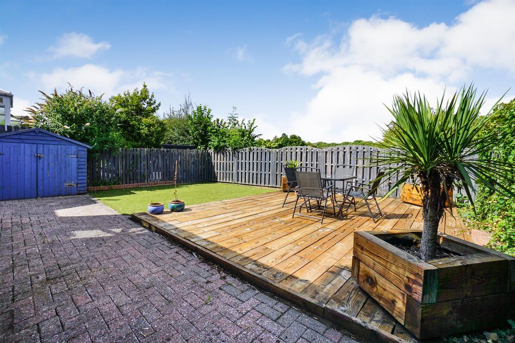 Property photo 2 of 34 Rear Garden