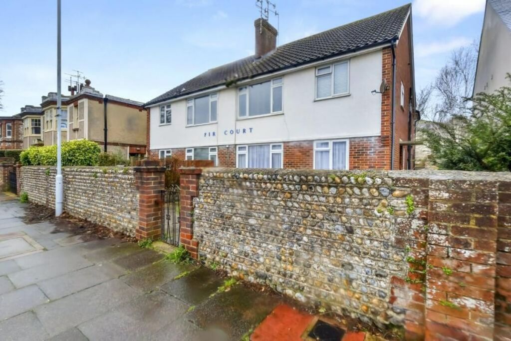 Property photo 2 of 8