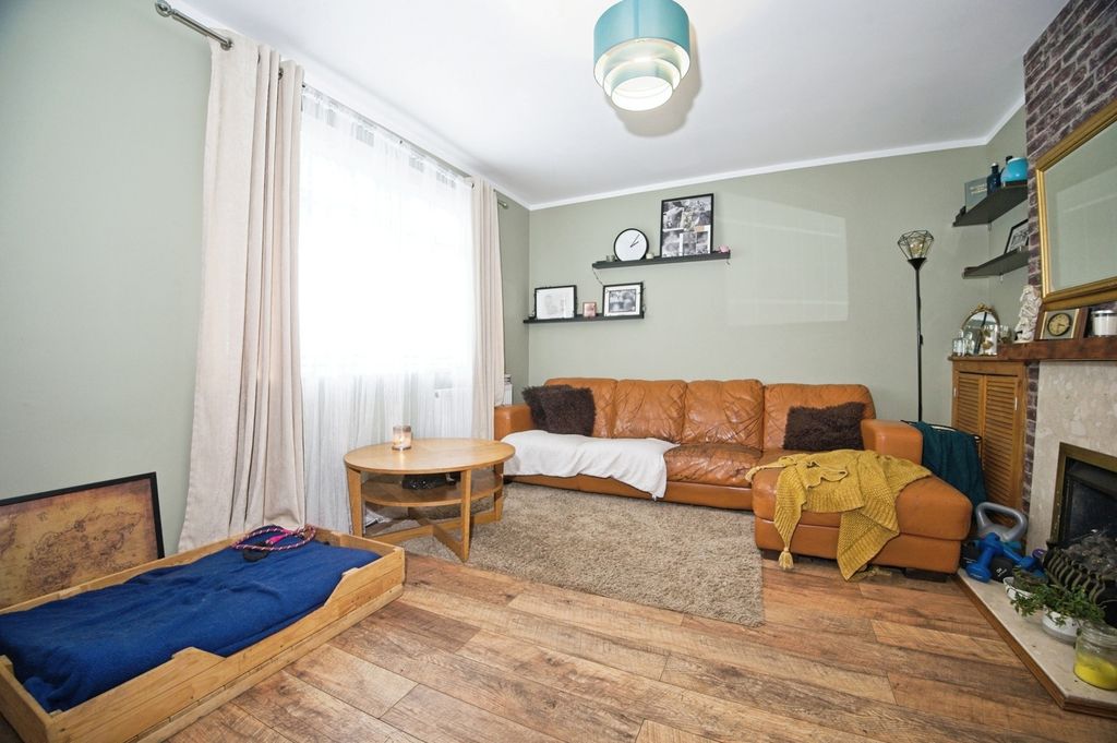 Property photo 2 of 18 Pbox-Img.Jpg