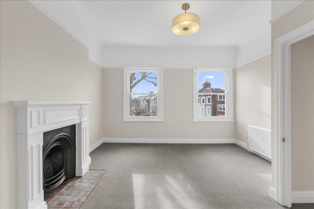 Property photo 3 of 18