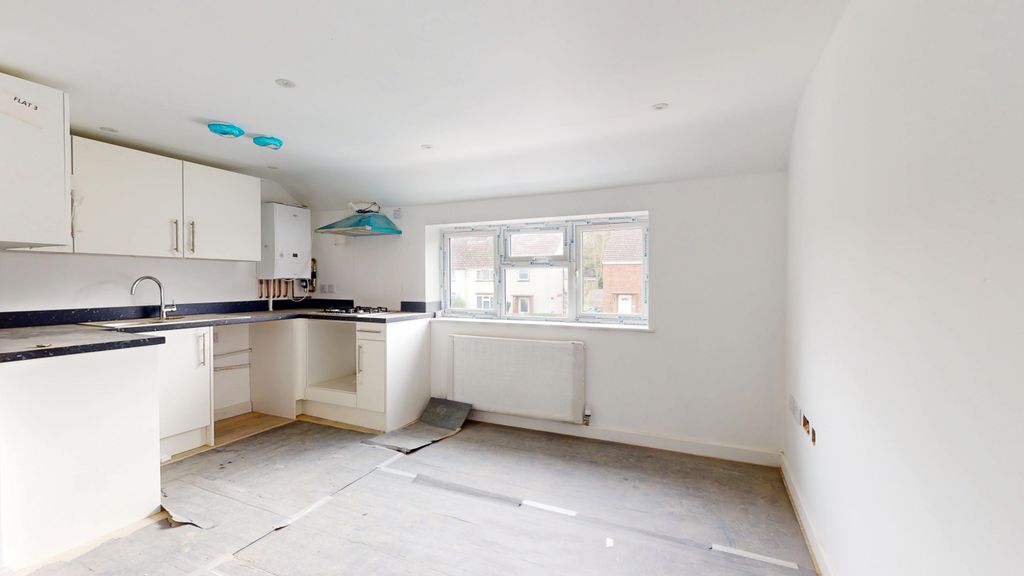 Property photo 1 of 7 Flat-3-121-Pinnocks-Way-03252025_121035