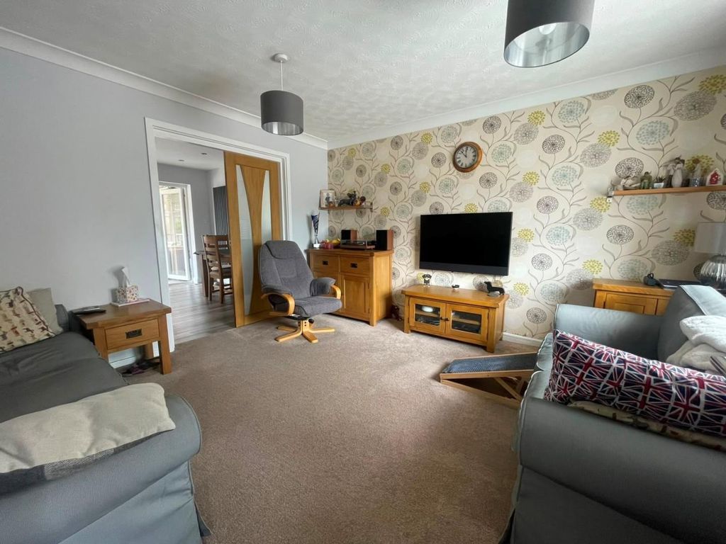 Property photo 3 of 13 2.Jpg