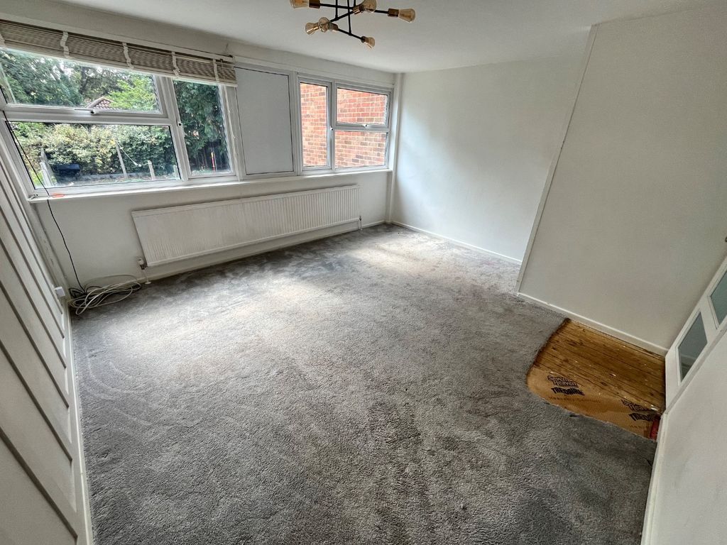 Property photo 2 of 10 4398753