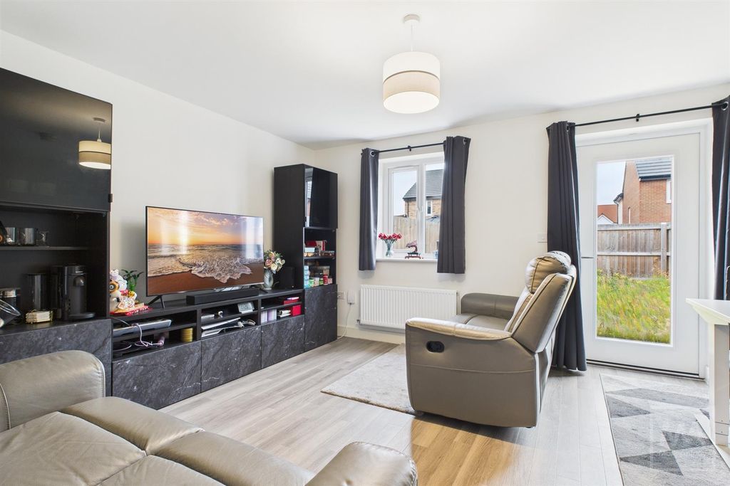 Property photo 3 of 15 Living Room