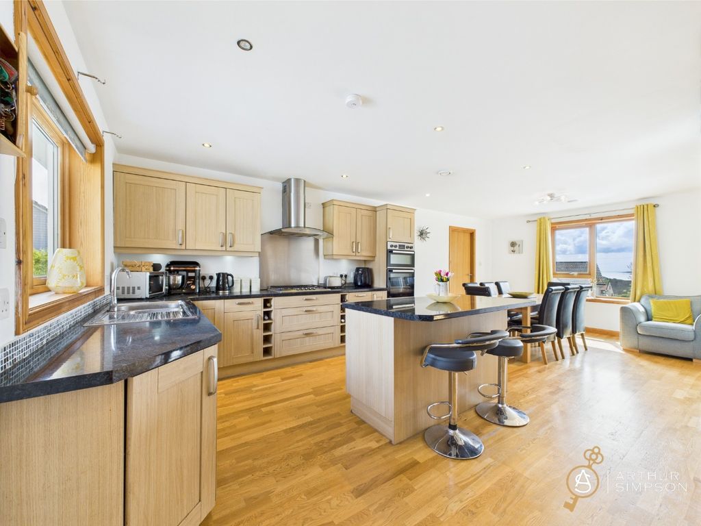 Property photo 3 of 38 4182908