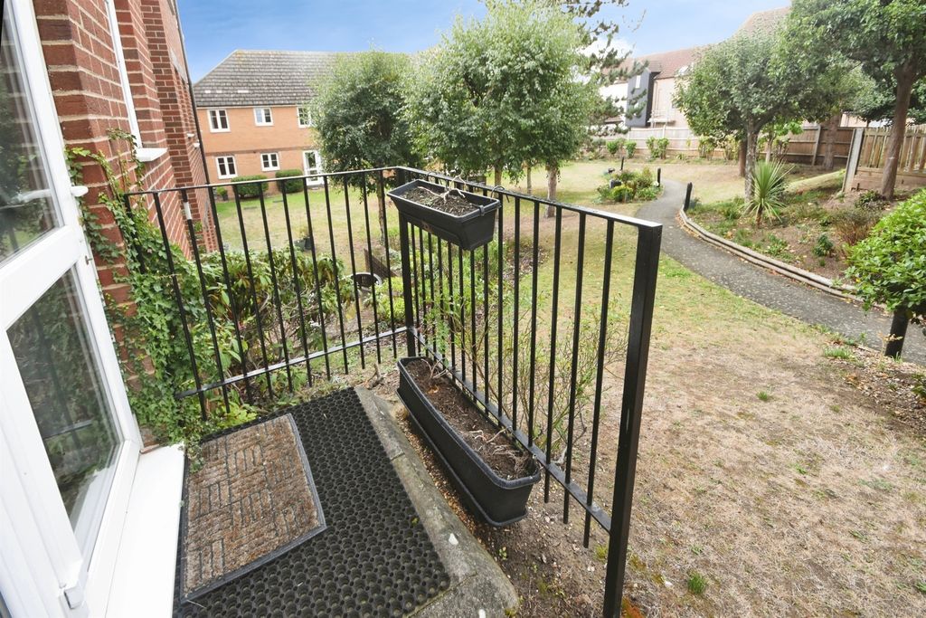 Property photo 3 of 19