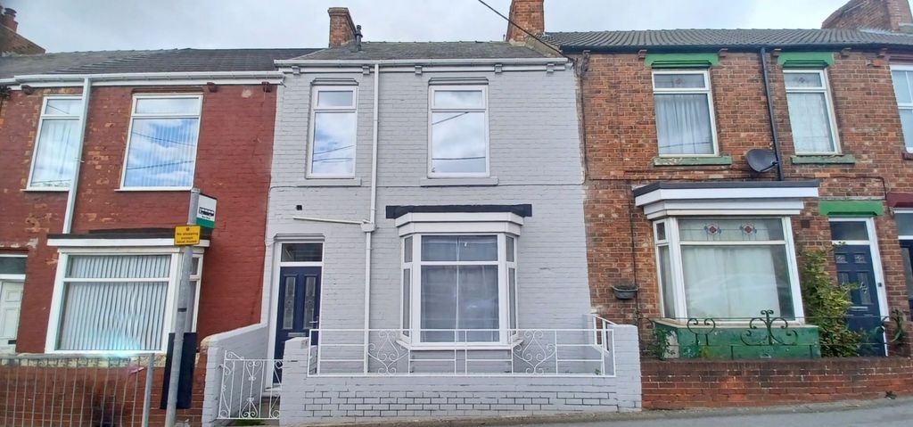 Property photo 1 of 10 Outside Front