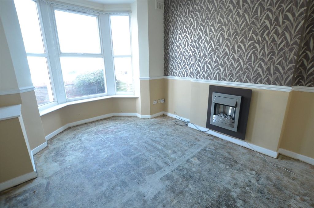 Property photo 2 of 12 Picture No. 14