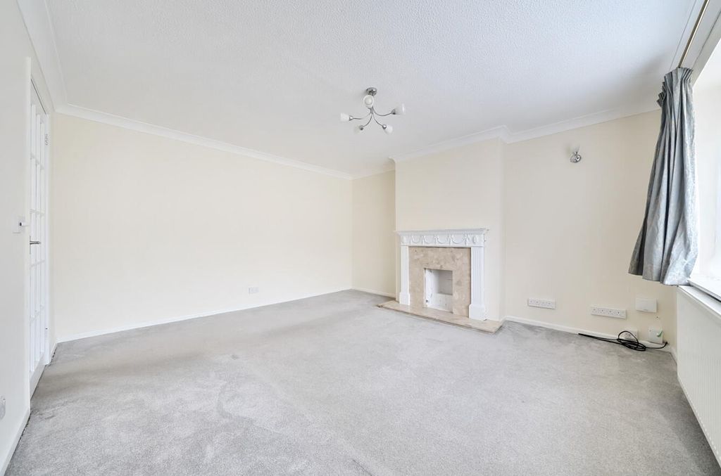 Property photo 2 of 15 1313993-13-685c201Cb5062.Jpg