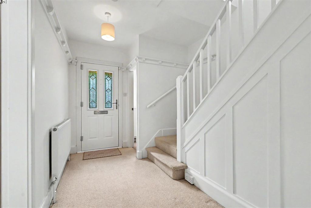 Property photo 3 of 17 Entrance Hall.Jpeg
