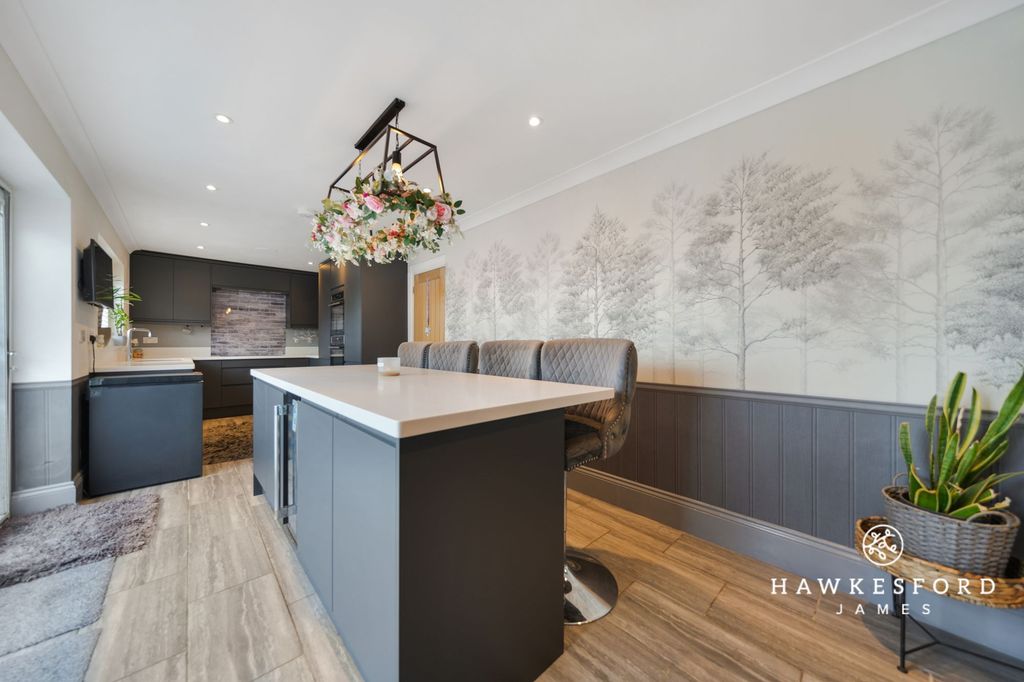 Property photo 3 of 29 Church Road, Tonge - Kitchen
