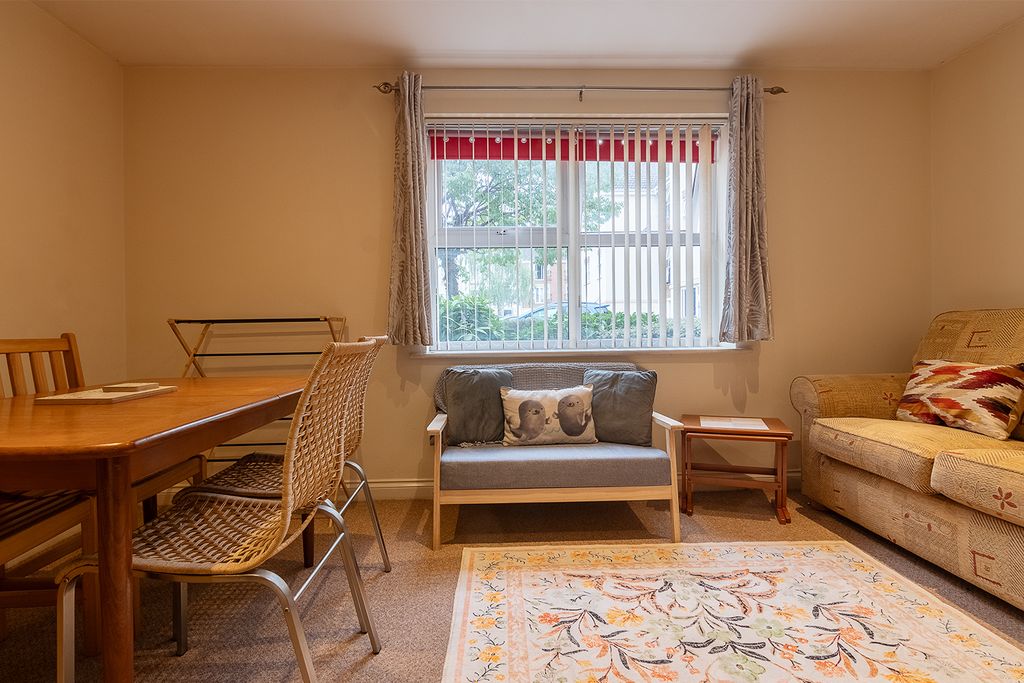 Property photo 2 of 20