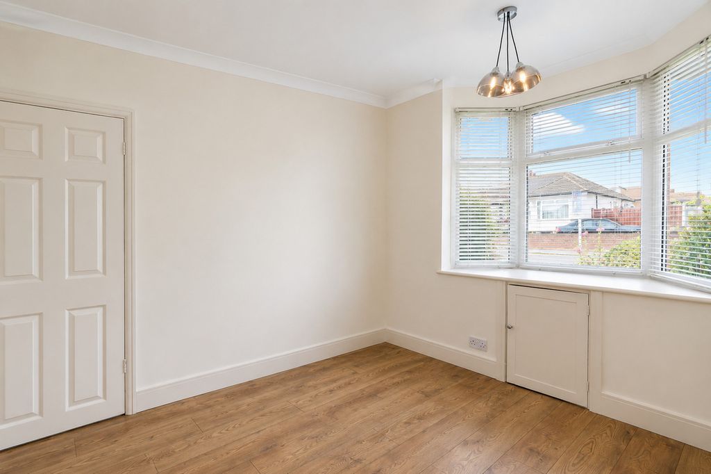 Property photo 3 of 25