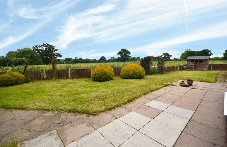 Property photo 3 of 18 Garden