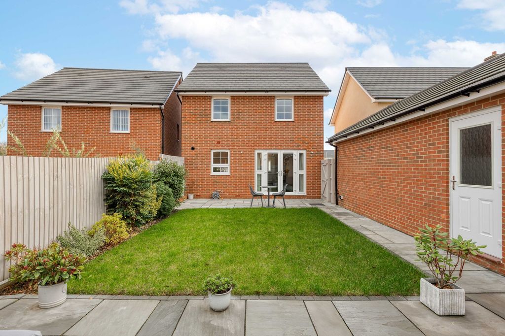 Property photo 3 of 17